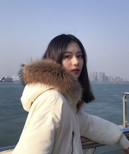 百媚生